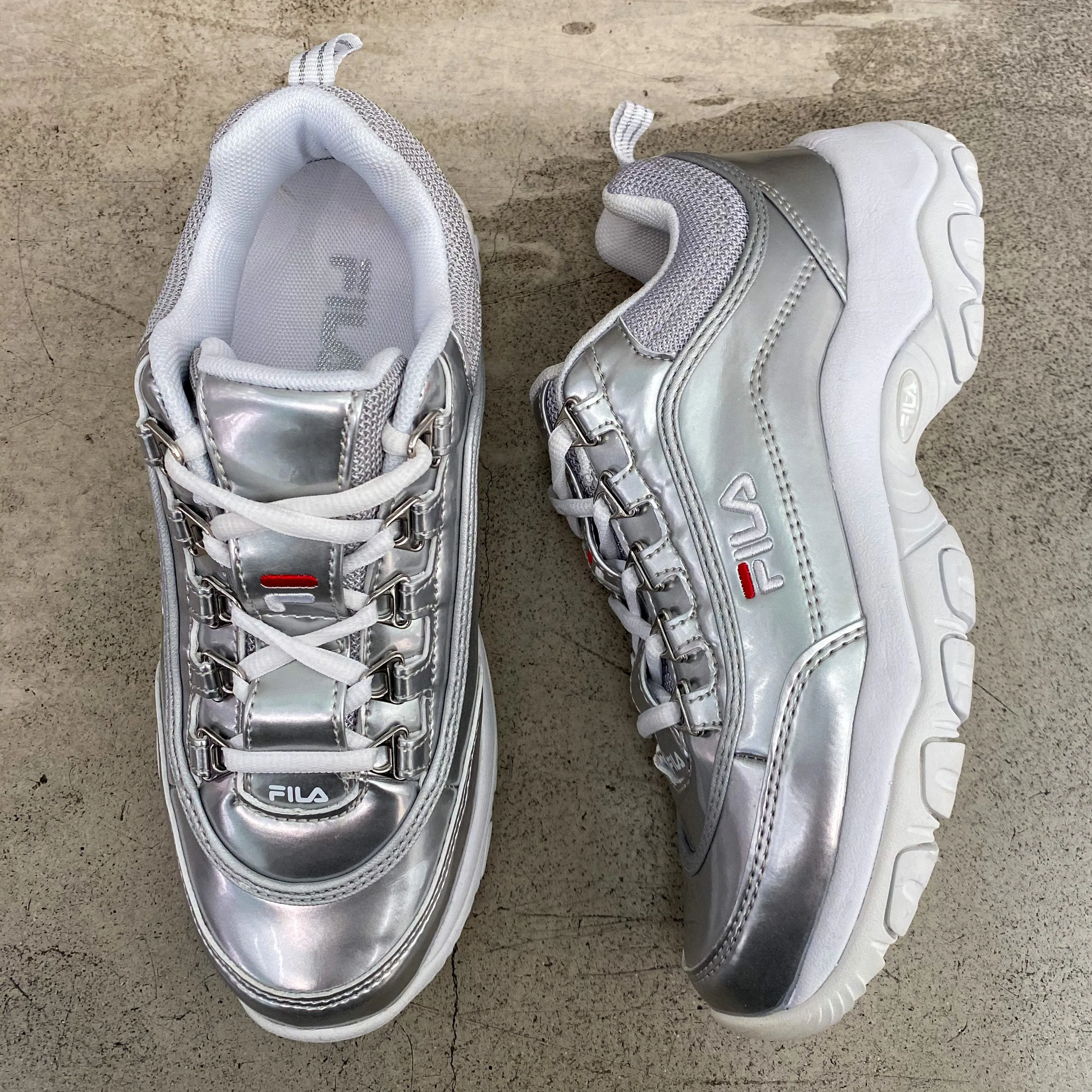 FILA Strada Low Silver