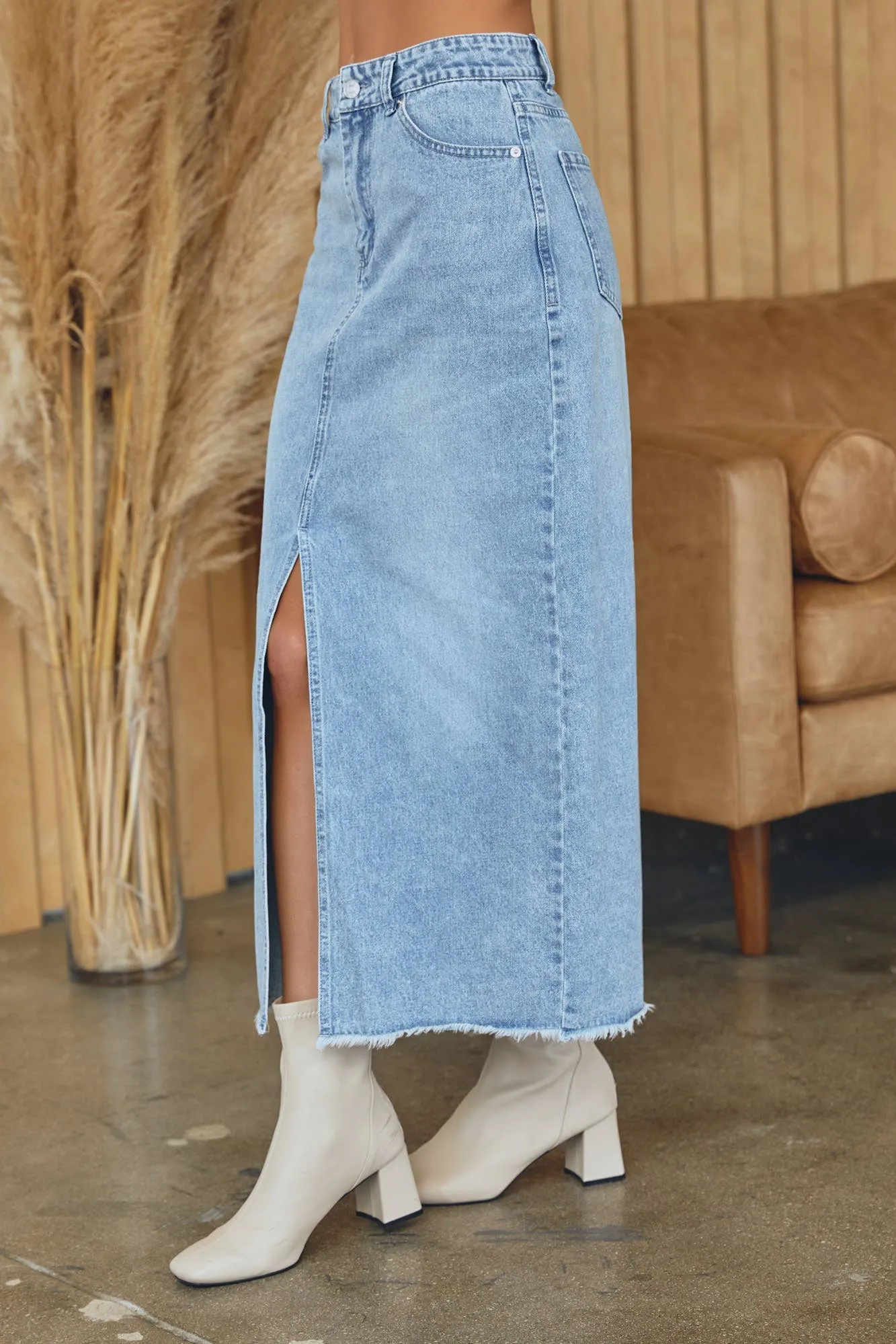 H-Line Slit Denim Skirt