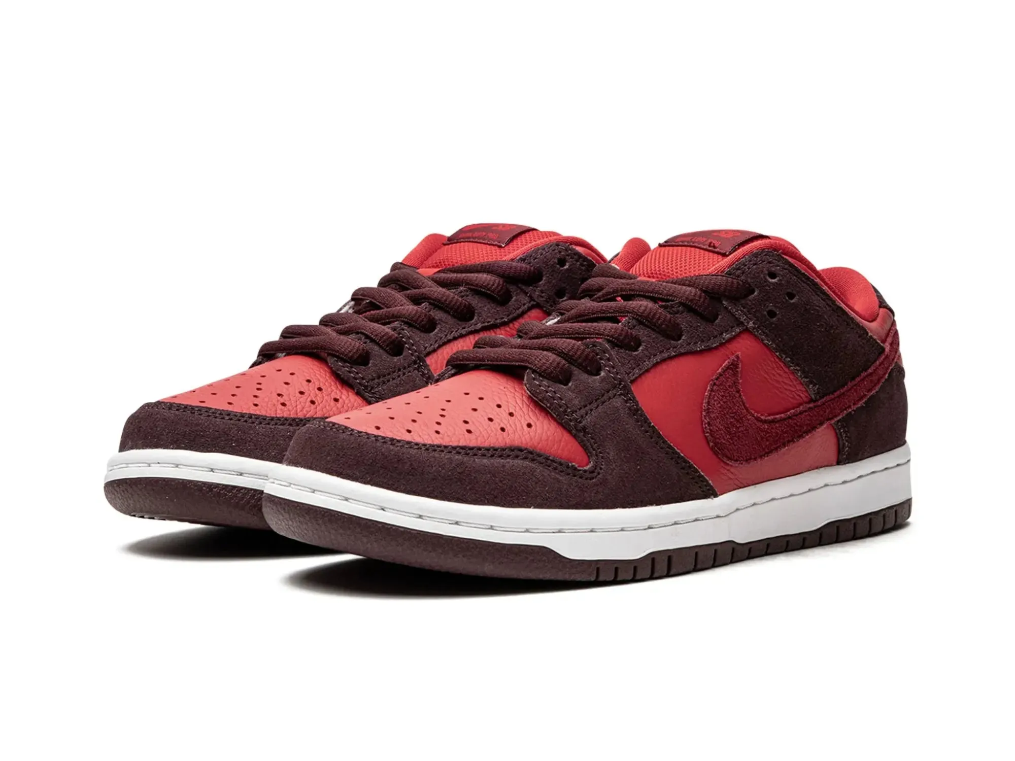 Nike SB Dunk Low "Cherry"