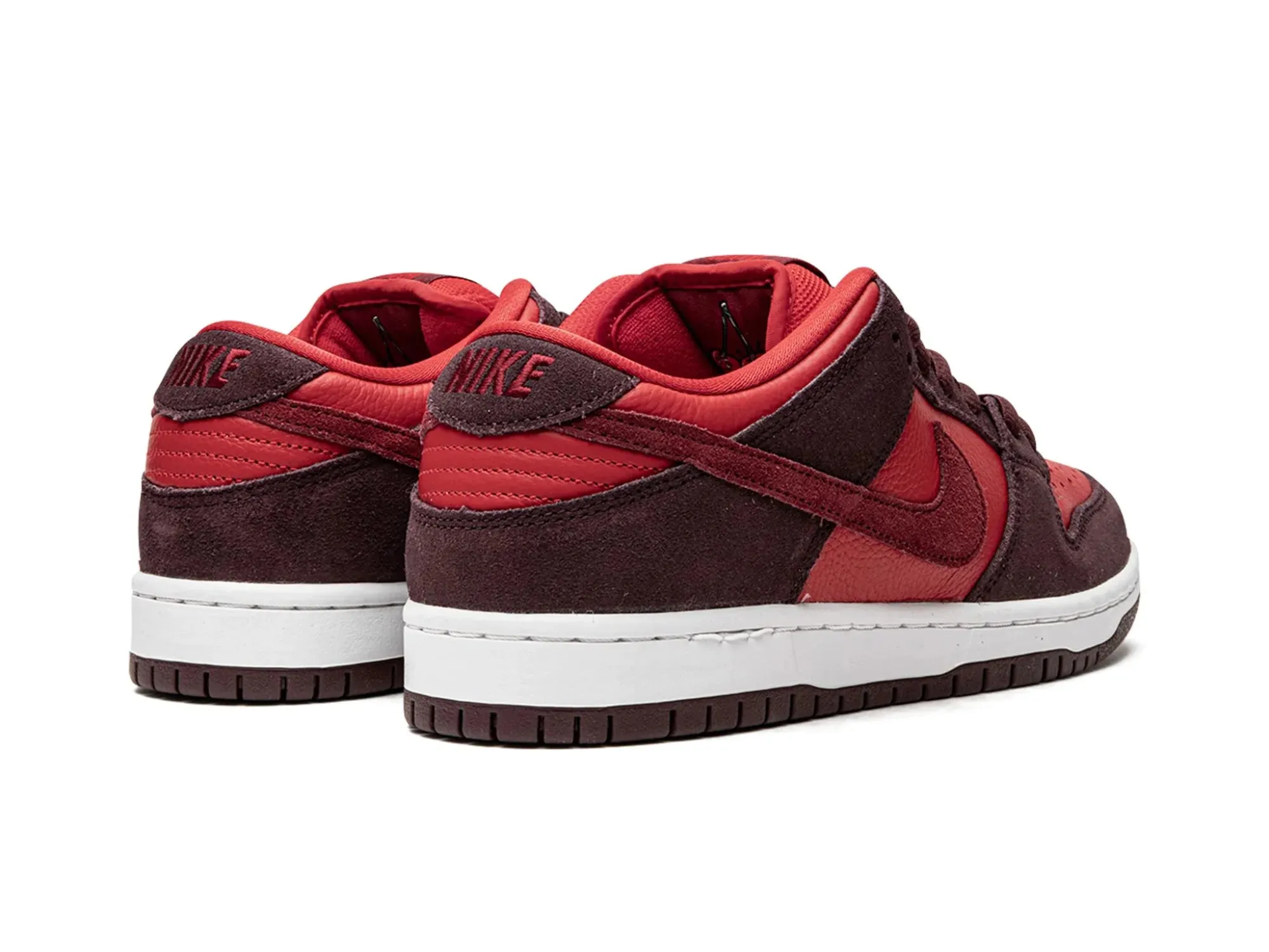 Nike SB Dunk Low "Cherry"