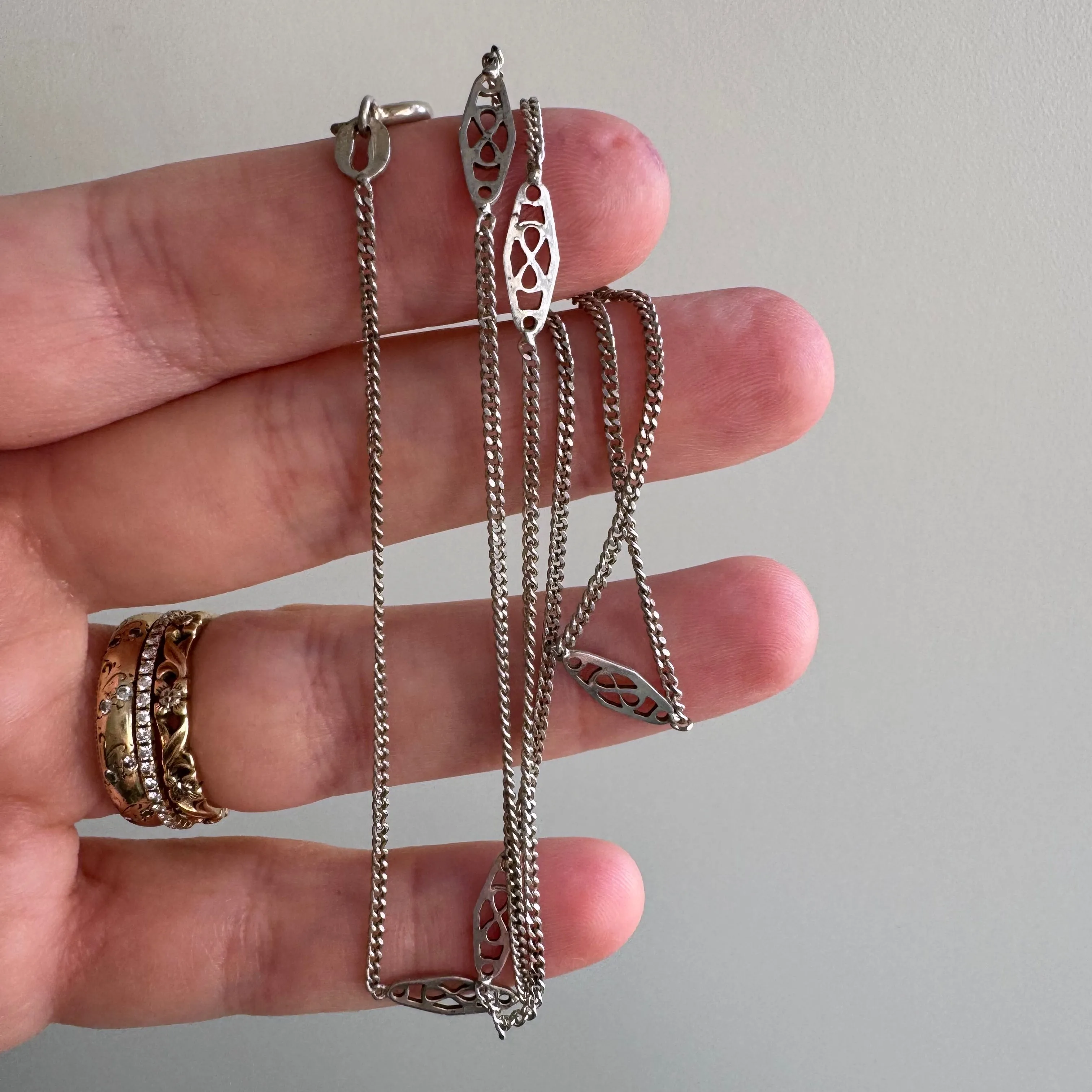 V I N T A G E // five infinite stations / sterling silver curb and filigree station chain / 18.25