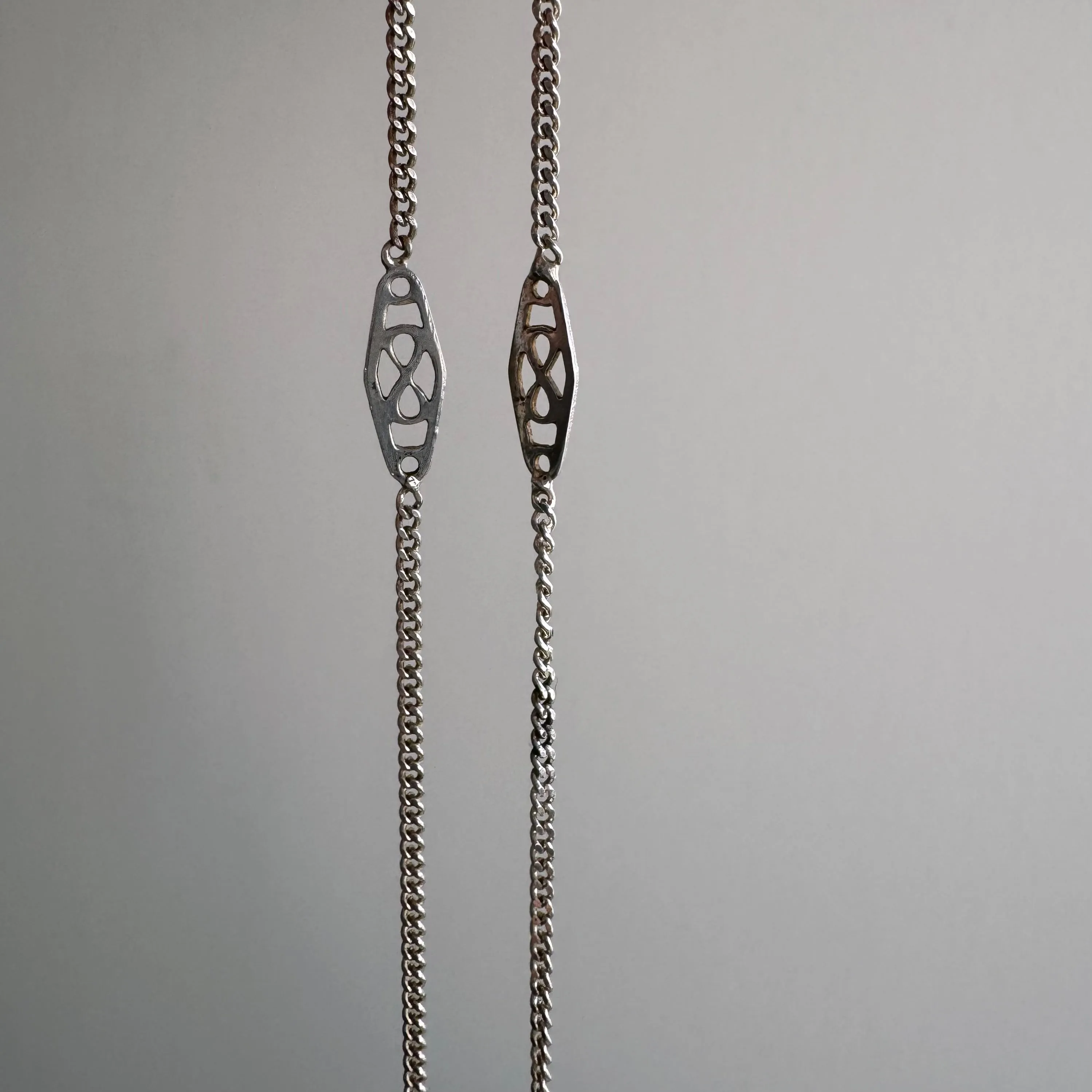 V I N T A G E // five infinite stations / sterling silver curb and filigree station chain / 18.25