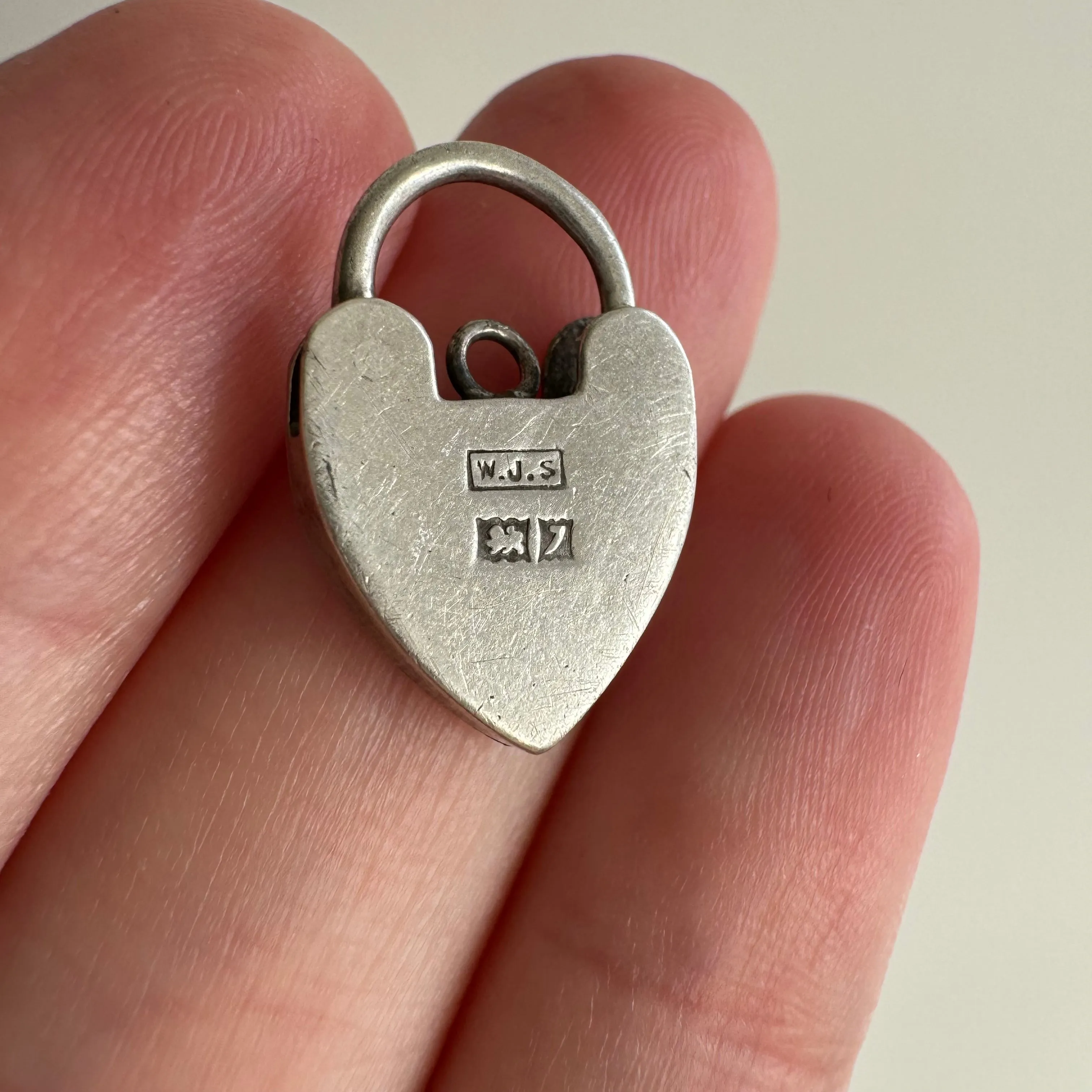 V I N T A G E // functional love / sterling silver heart padlock / a charm or clasp / 17-19mm