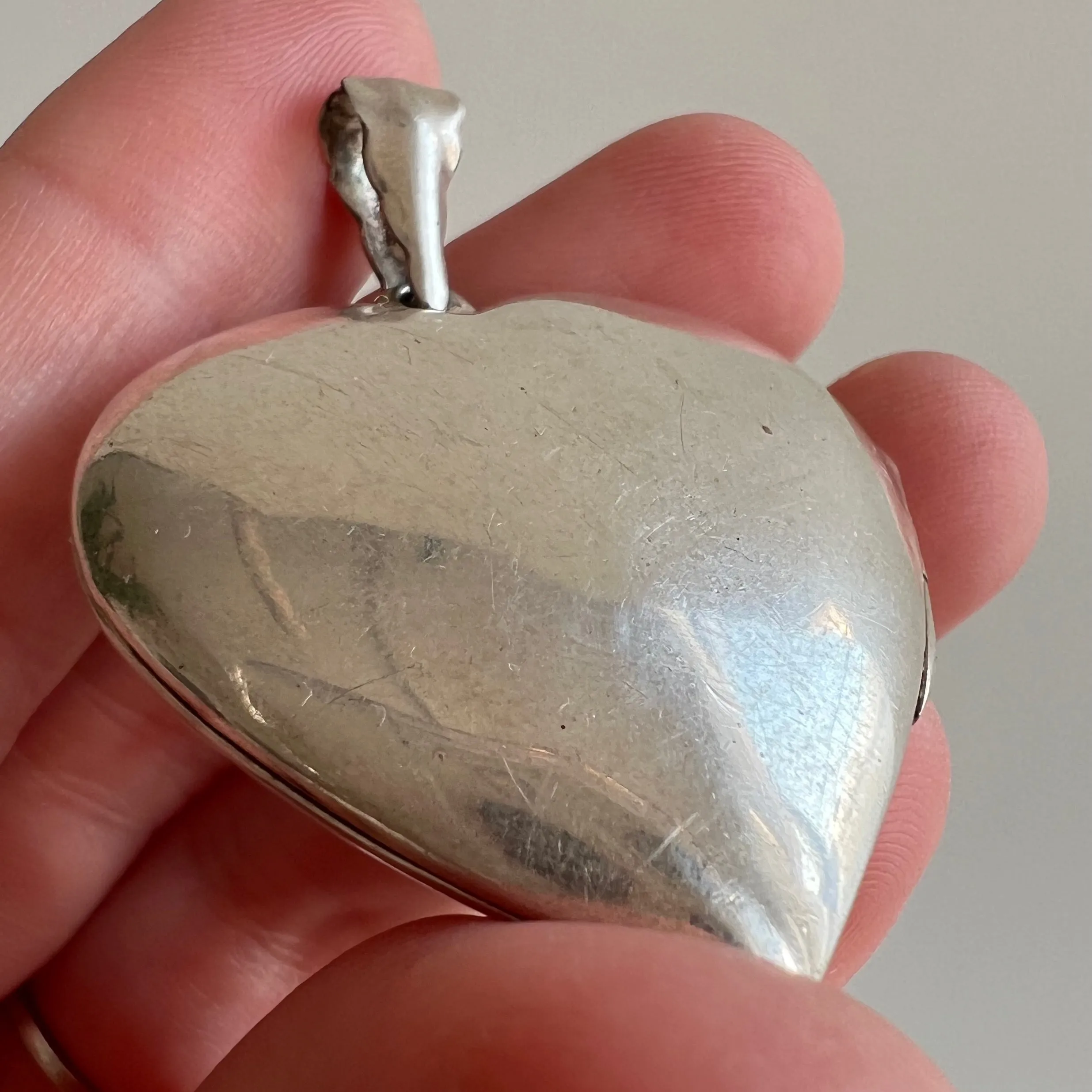 V I N T A G E // love filled memories / sterling silver large puffy locket / a pendant