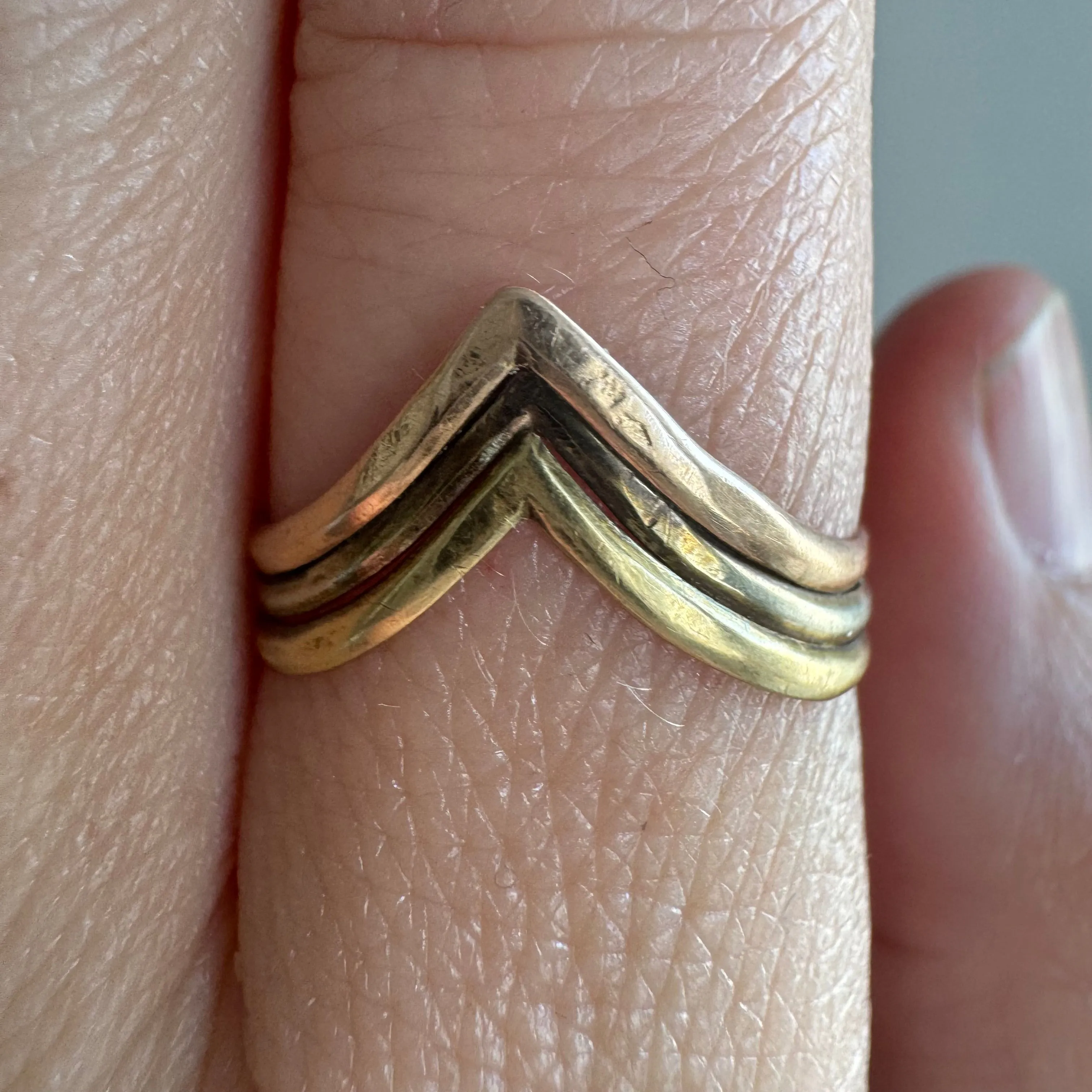 V I N T A G E // neapolitan stacker / 14k tricolor ring guard band / size 7 - 7.25