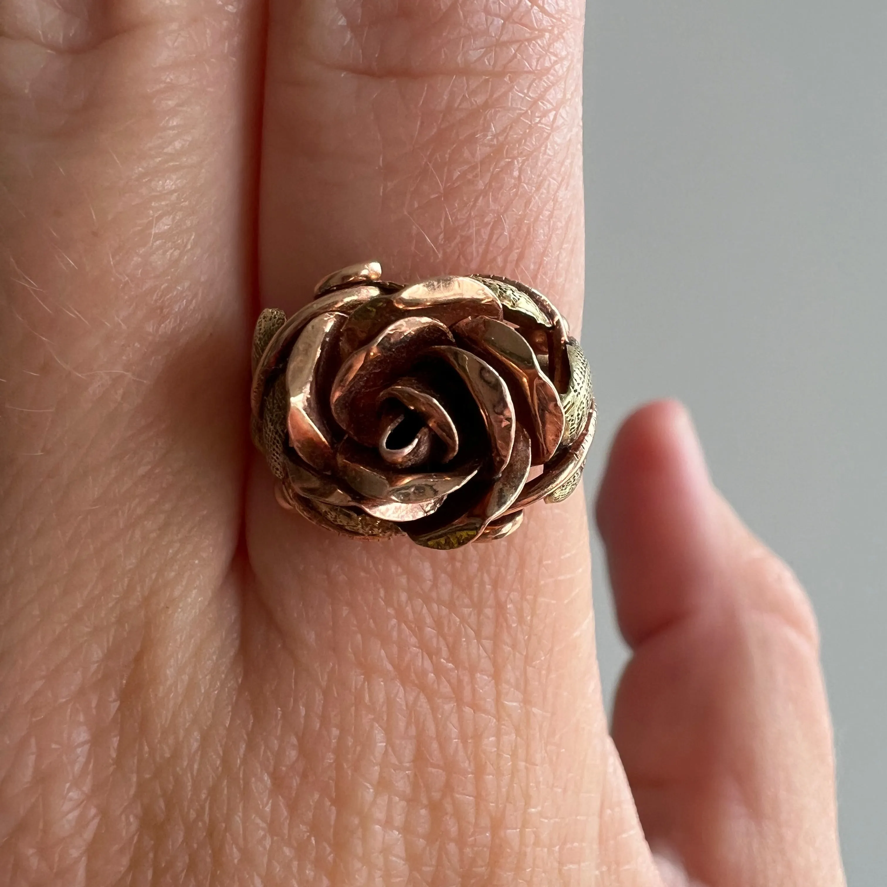 V I N T A G E // particular petals / 14k tri color rose flower ring / size 6