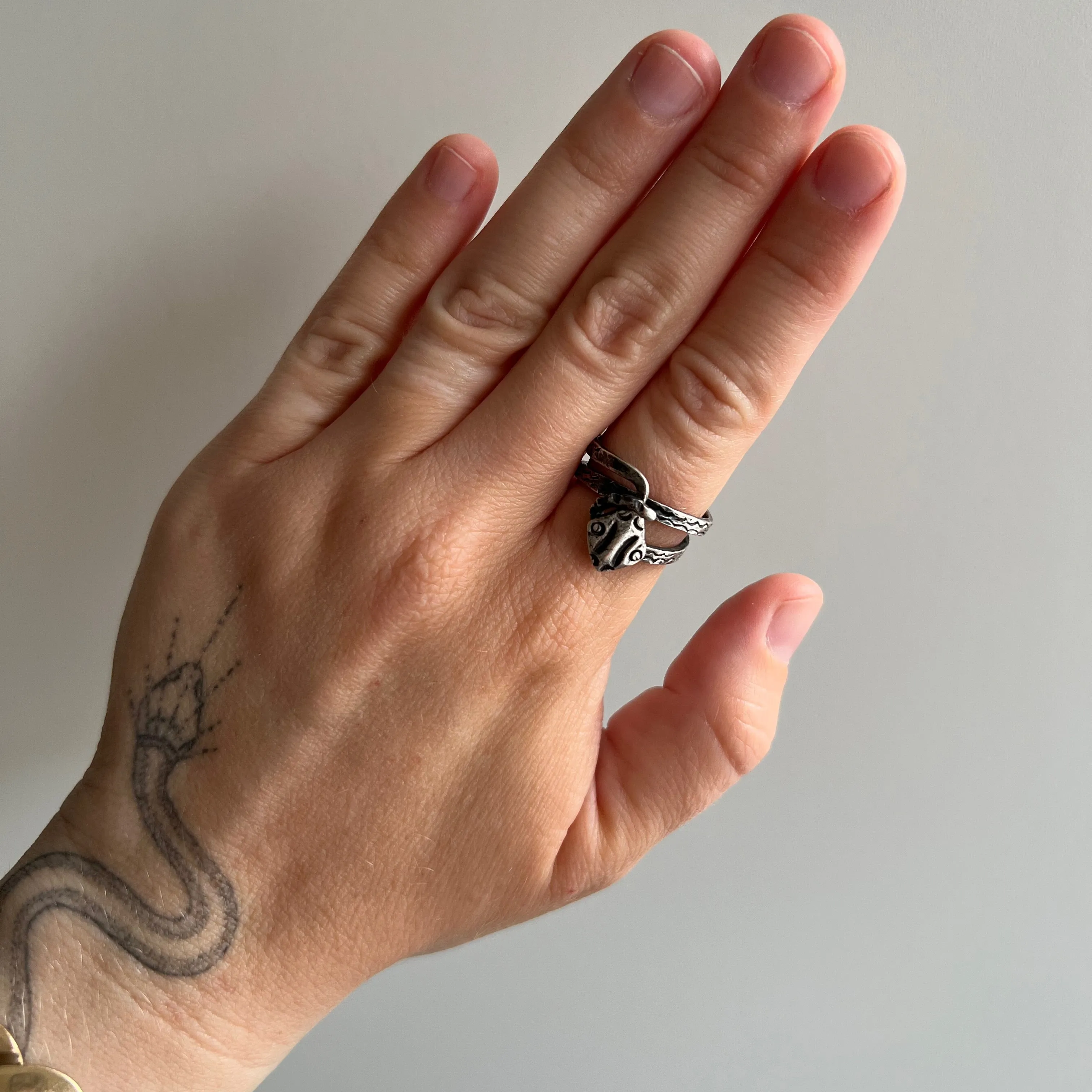 V I N T A G E // quiet rattle / sterling silver Mexican wrap around snake ring / size 7-ish