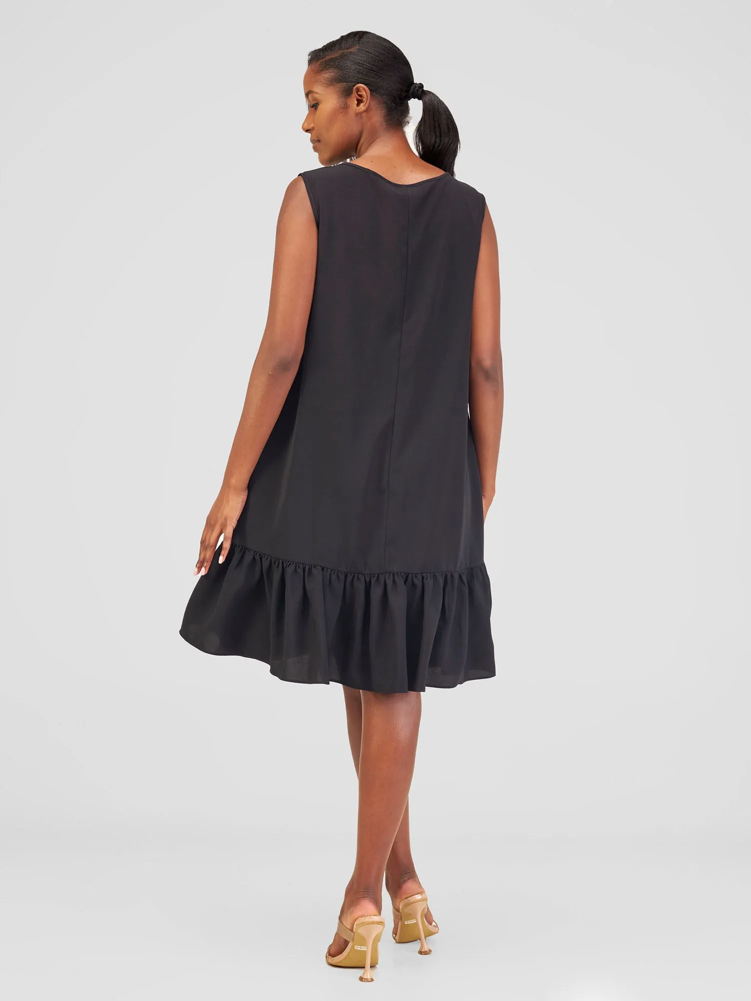 Vivo Dalia Sleeveless Gathered Tent Dress - Black